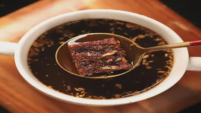 Tea in Name, None in Substance: Folk “Tea Drinks” and Their Health‑Cultivation Wisdom